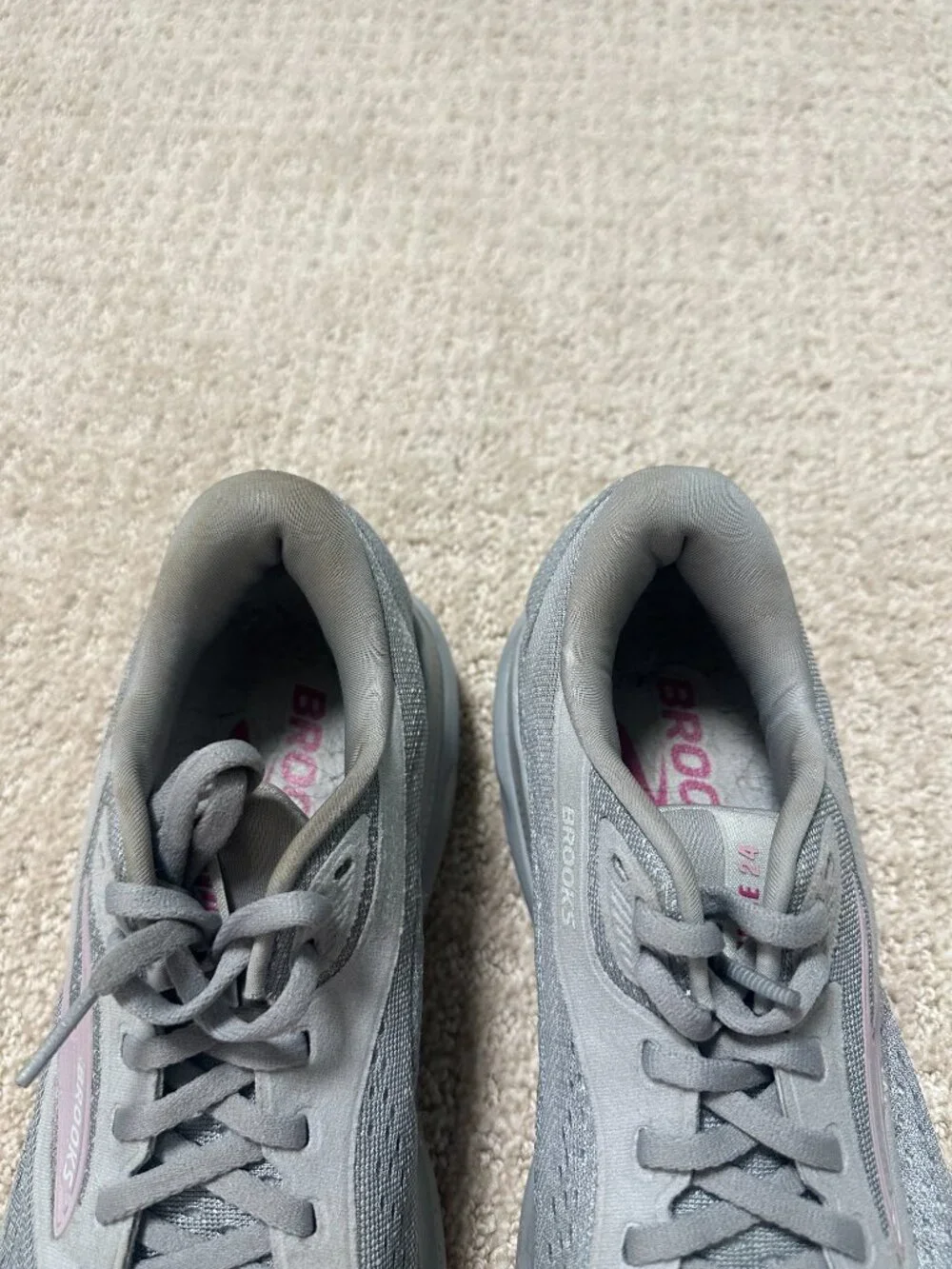 Brooks Adrenaline GTS Women’s 9 Gray Pink Running Shoes